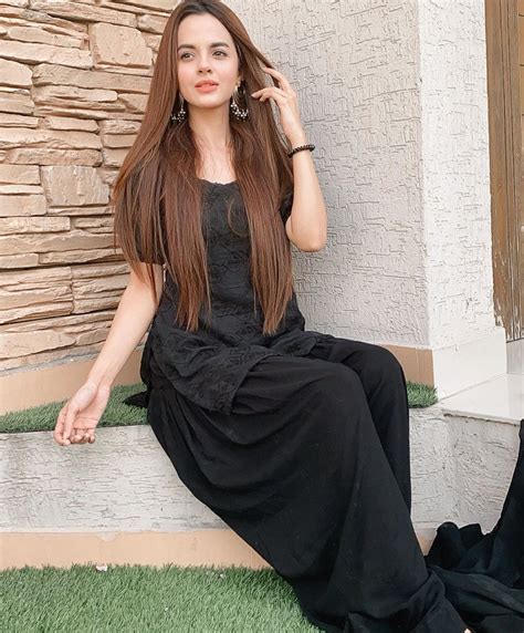 Komal meer, laiba khan, zainab shabbir host: Beautiful Actress Komal Meer Latest Clicks 28th September ...