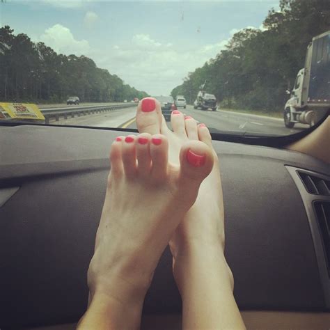 Emma Evins S Feet I Piedi Di Emma Evins Celebrities Feet Hot