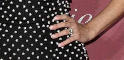 Celebrity Engagement Ring Pictures Peoples Choice Awards Glamour