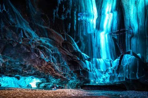 Insanely Beautiful Icelandic Ice Caves You Will Want To