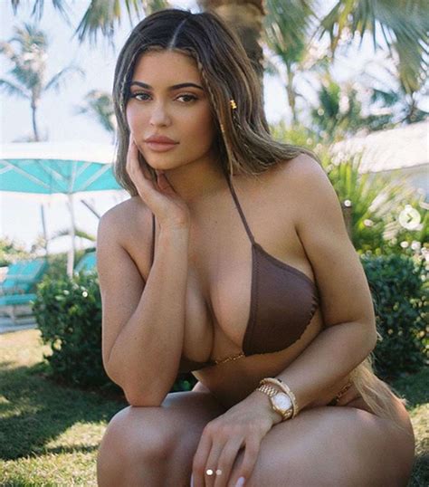 Kardashian Jenners Bikini Photos A Comprehensive Guide