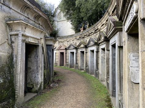 9 Things Not To Miss At Highgate Cemetery Look Up London