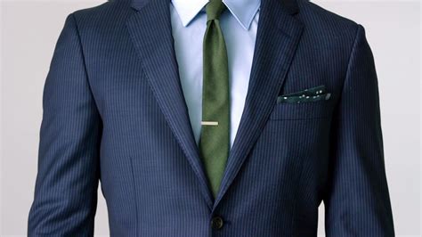 You can find almost any way to lace shoes on this site. This Is Exactly How to Wear a Tie Bar | GQ
