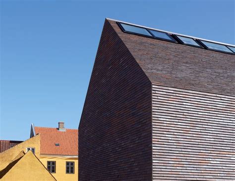 Bricks From Top To Bottom Stylepark Brick Roof Roof Architecture