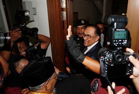 Get more information about anwar ibrahim at straitstimes.com. Jailed Malaysian leader Anwar Ibrahim walks free after ...