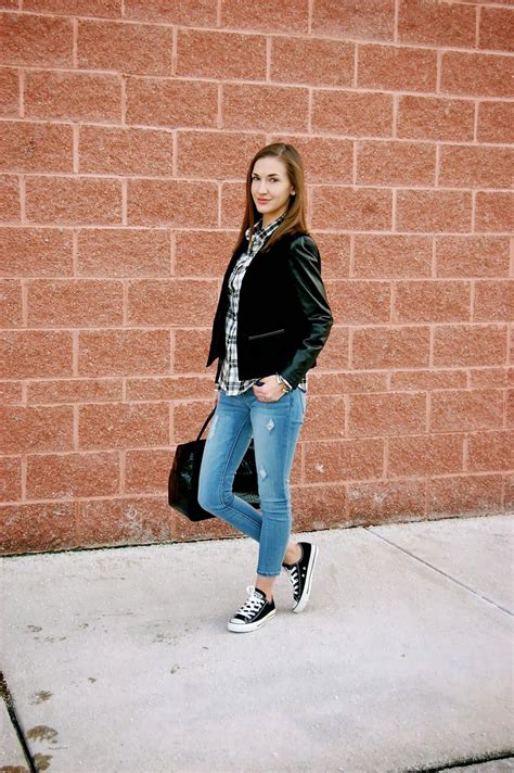 Leather And Converses Casual Outfits Fashion Converse With Dress