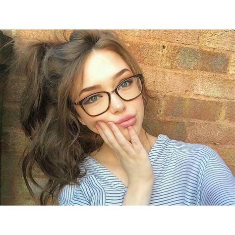 cute glasses girls with glasses girl glasses hair beauty beauty makeup glasses trends