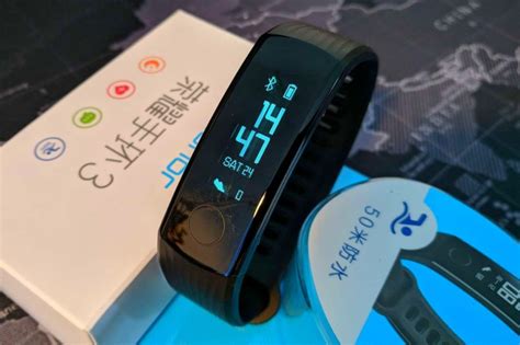 Mi band 3 helps you record all your activities in the day,calculate the distance you walk and calories burned,take care of your health, monitor your sleep, remind you to have a rest and track your steps, mileage and. Huawei випускає вбивцю спортивного браслета Xiaomi Mi Band ...