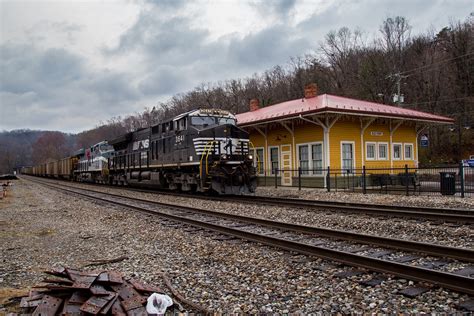 Ns 744 Old Fort Empty Catawba Coal Train Ns 744 Passes Flickr
