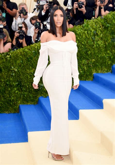 Kim Kardashian Goes Surprisingly Simple At The 2017 Met Gala E News