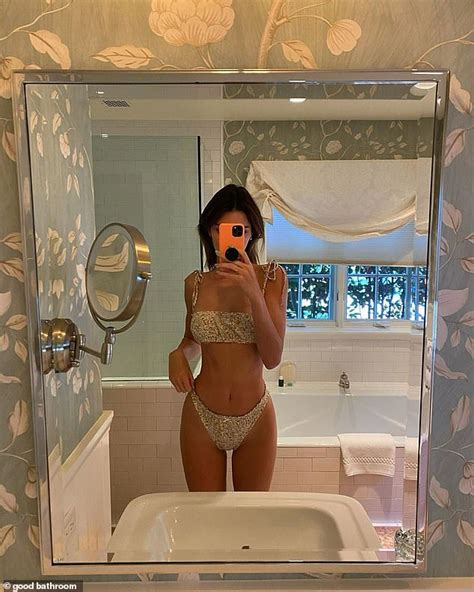 Kendall Jenner Puts Her Supermodel Figure On Display For A Bikini