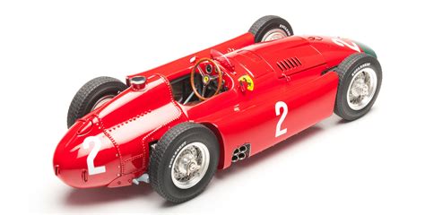 Aber die form ist und bleibt markant. CMC Ferrari D50, Long Nose, 1956 GP Deutschland #2 Collins - CMC GmbH & Co. KG