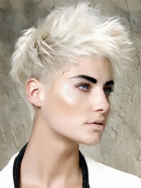 Kamu selalu dapat memulai kembali dan mencoba lagi di game fashion ini. Potongan Rambut Undercut Perempuan - gaya foto