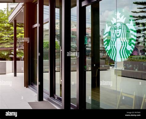Bangkok Thailand August 18 2018 Starbucks Sign Inside Door Behind