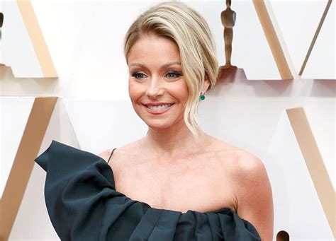 Kelly Ripa Shares Selfies With Sons Michael And Joaquin On Instagram