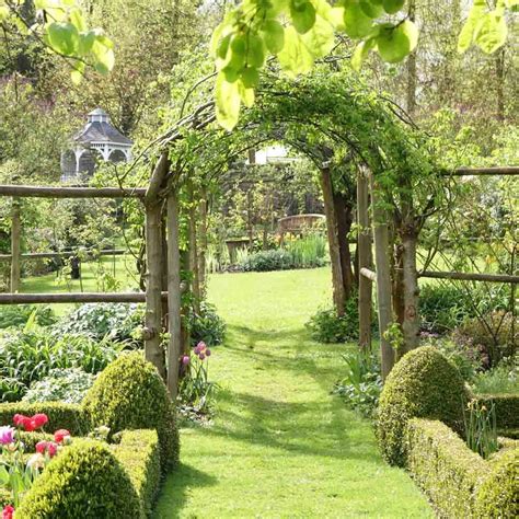 The Top 10 Secret Gardens In The Uk Cottage Garden Small Garden