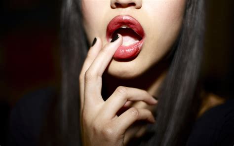 Hintergrundbilder Gesicht Brünette rot roter Lippenstift Lippen Mund Nase Emotion