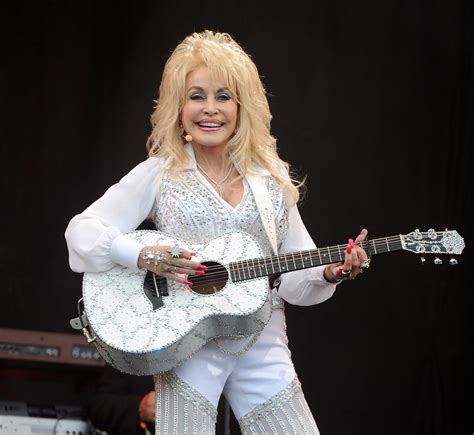 Things You Might Not Know About Dolly Parton - Fame10