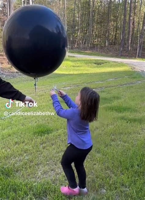 Moment Couple S Gender Reveal Is Abruptly Ruined By Their Four Year Old Daughter Trends Now