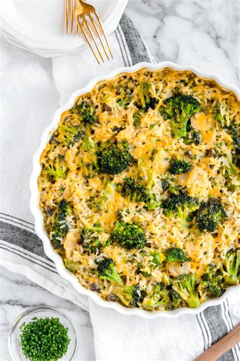 This easy cheesy broccoli rice casserole is a total crowd pleaser! Broccoli Cheese Rice Casserole (Baked Green Rice Casserole)