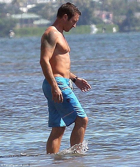 Alex O Loughlin Photo Alex O Loughlin Shirtless In Hawaii Artofit