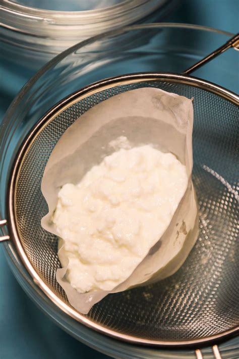 Problems with using cheesecloth for straining. Cheesecloth Substitutes: What Can I Use Instead? | Chef Tariq