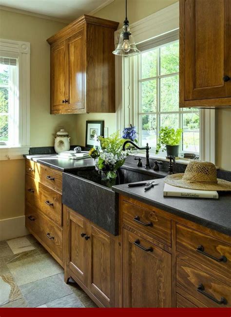 I'd use a patterned fabric with different shades of green for the windows and add a pop with a chartreuse striped runner. The best - red oak cabinet stain colors. #oakkitchencabinets #kitchencabinets | Rustic kitchen ...