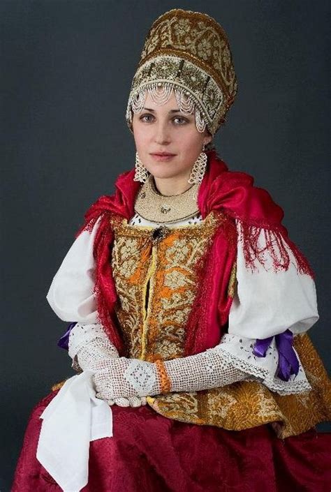 Russian Woman In Traditional Dress Source Народный костюм