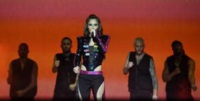 Cheryl Cole Shows Off Her Cleavage While Performing On Stage Live At