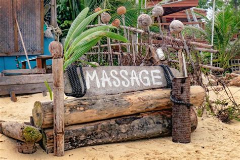 Thailändische Massage Am Strand Stockbild Bild Von Paradies Meerblick 78755425