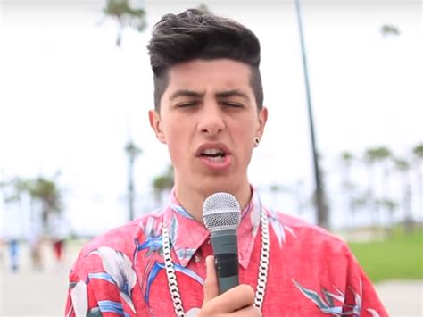 Sam Pepper Youtuber Claims His Entire Online Persona Is Fake In Video