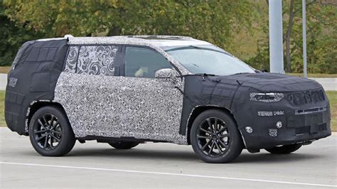 2022 Jeep Commander First Look Spy Shots Available 2023 2024 New Suv