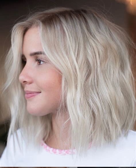 36 White Platinum Blonde Hairstyle Design Ideas To Evaluate Your Look