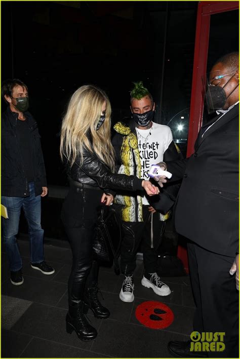 Avril Lavigne Holds Hands With Mod Sun At His Album Release Party Photo 4524391 Avril