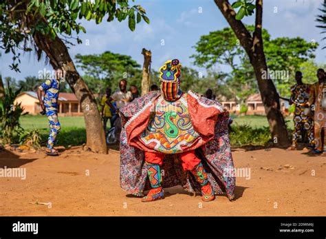 Yoruba Mask Hi Res Stock Photography And Images Alamy