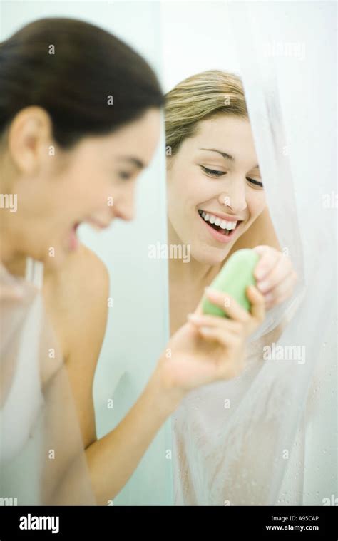 People Taking Showers Together Hi Res Stock Photography And Images Alamy