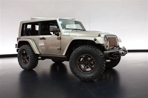 Jl 4 door unlimited sahara 4x4. 2015 Jeep Wrangler Unlimited review and Specs