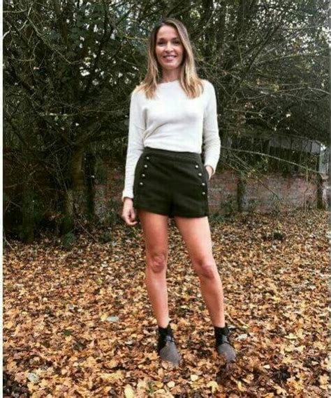 Caroline Women With Beautiful Legs Caroline Corr Woman Smile