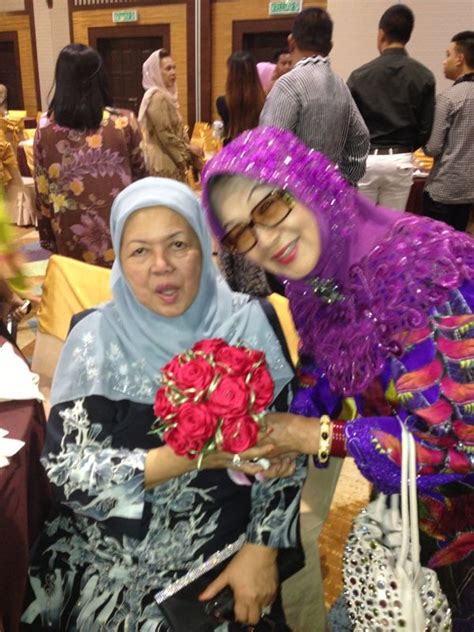 Datuk henry chin poy wu y. Suzana Mustafa: SPECIAL BIRTHDAY GITF