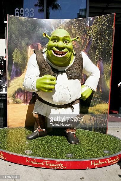 Shrek Meets Shrek At Madame Tussauds Hollyood Stock Fotos Und Bilder