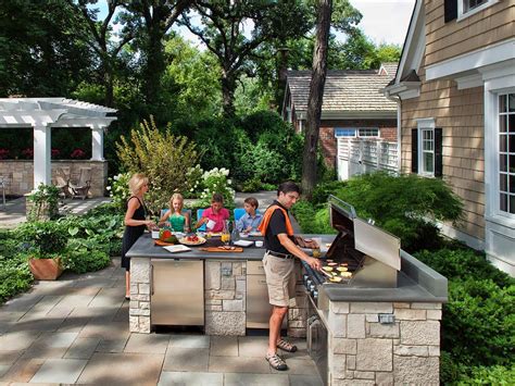 Outdoor Kitchens And Grilling Stations Outdoor Spaces Outdoor Outdoor Kitchen Design