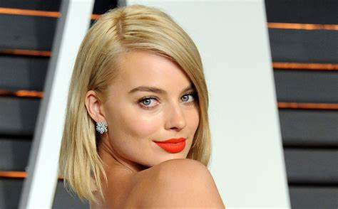 Margot Robbie Looks Completely Unrecognisable As A Balding Queen