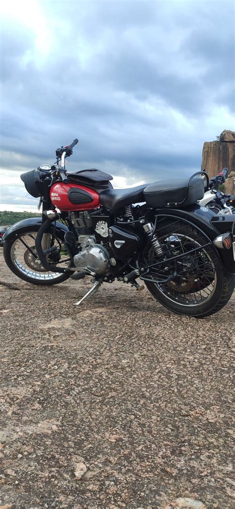 Royal enfield classic 350 features. Royal Enfield classic 350 in 2020 | Enfield classic, Royal ...