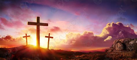 Crucifixión Y Resurrección De Jesús Al Amanecer Foto De Stock 3019954