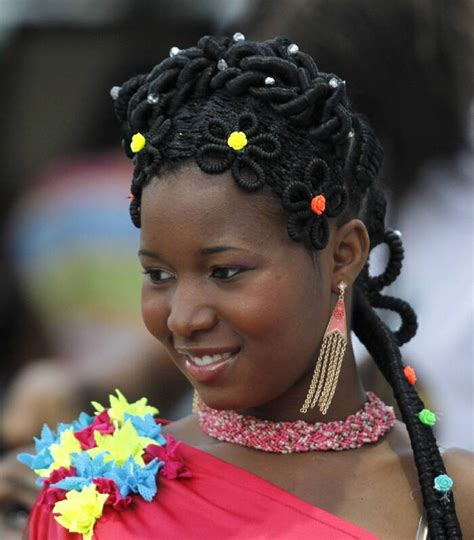 The afro hairstyles for both women and men are fashionable and adorable hairstyles. PHOTOS: Tale of twisted braid and beads at Afro-hairstyles ...