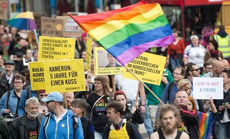 They recorded a demo titled westberlin represent , selling some copies to friends. Berlin: „Toleranz beginnt im Alltag": Homosexuelle feiern CSD