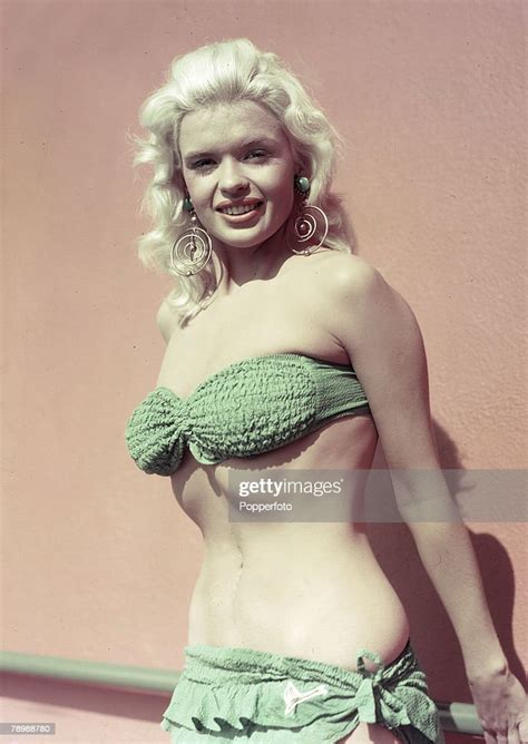 1965 American Film Actress And Sex Symbol Jayne Mansfield Poses In A