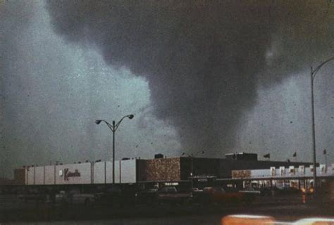 Tornado warnings issued around chicago area, tornado confirmed in chicago (cbs) — severe and dangerous thunderstorms swept into the chicago area sunday night. Oak Lawn tornado, April 1967 and Korvettes | Oak lawn ...