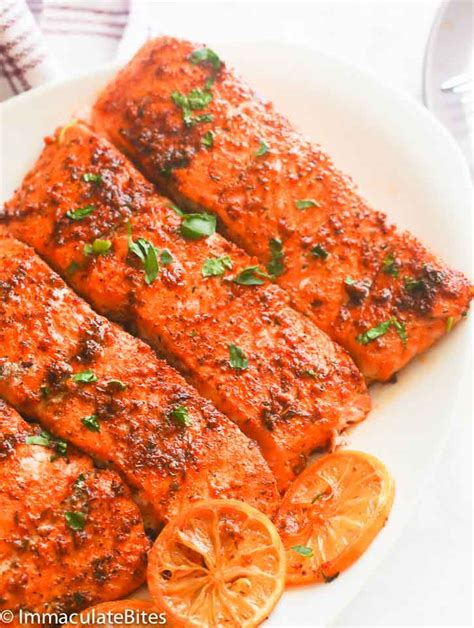 This easy oven baked salmon recipe is the perfect dinner to stay on the healthy eating track this year! Recipe For Salmon Fillets Oven : Baked Salmon In Foil With Garlic Rosemary And Thyme Whole30 ...