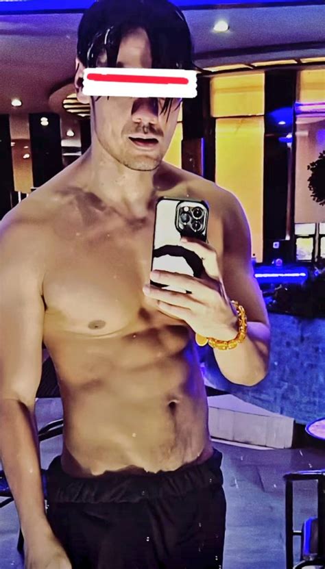 Mrvvip On Twitter Chicco Jerikho Shirtless Mirror Selfie Selebwatch